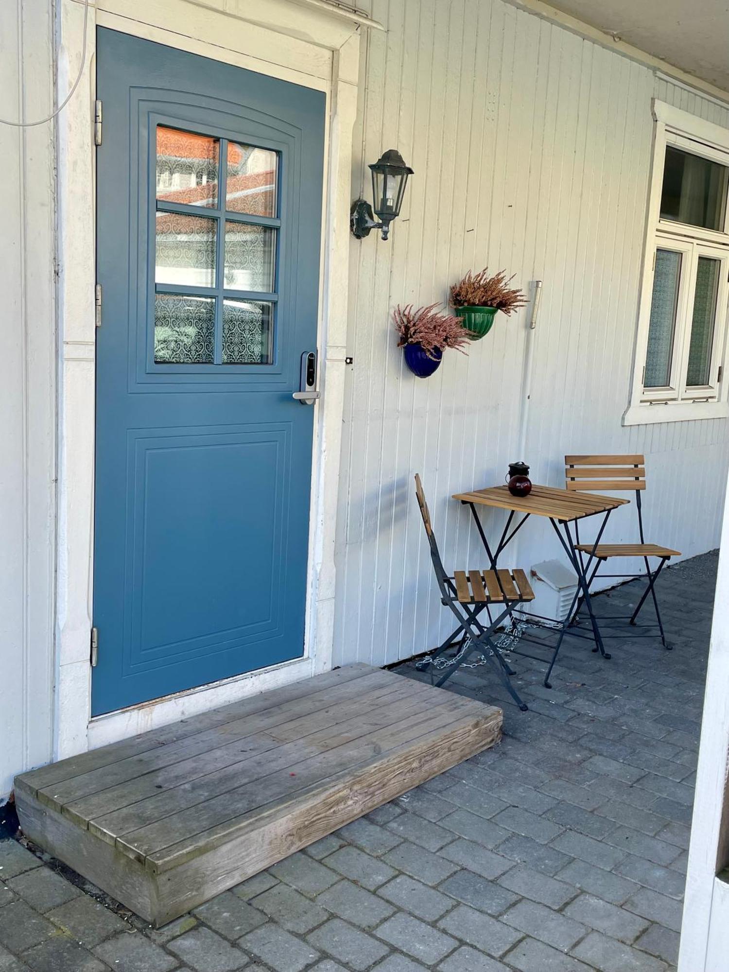 Sentral Og Fargerik Bygardsleilighet Halden Exterior photo